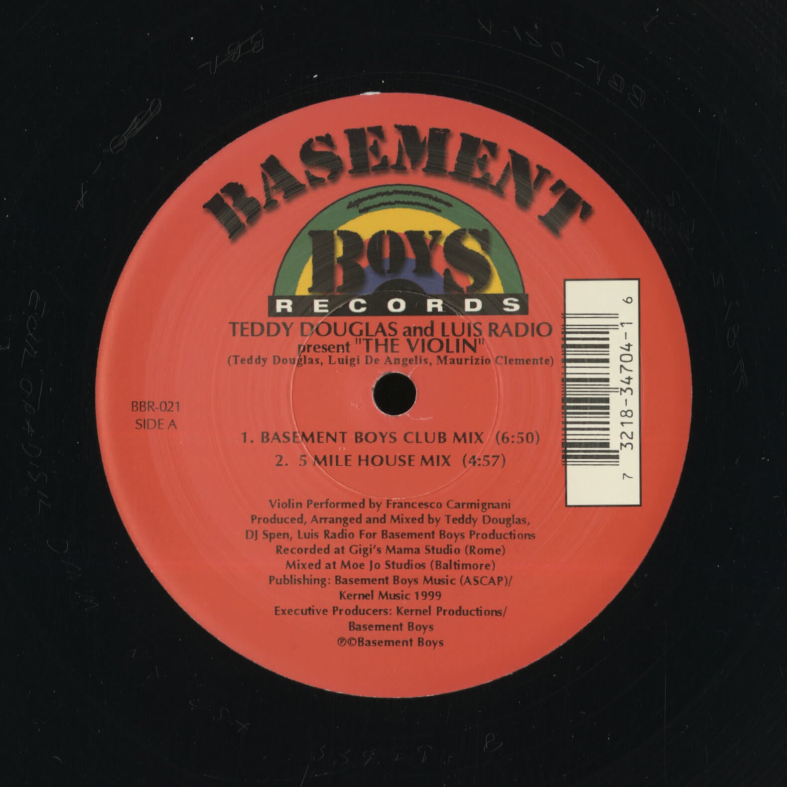 Teddy Douglas And Luis Radio – The Violin