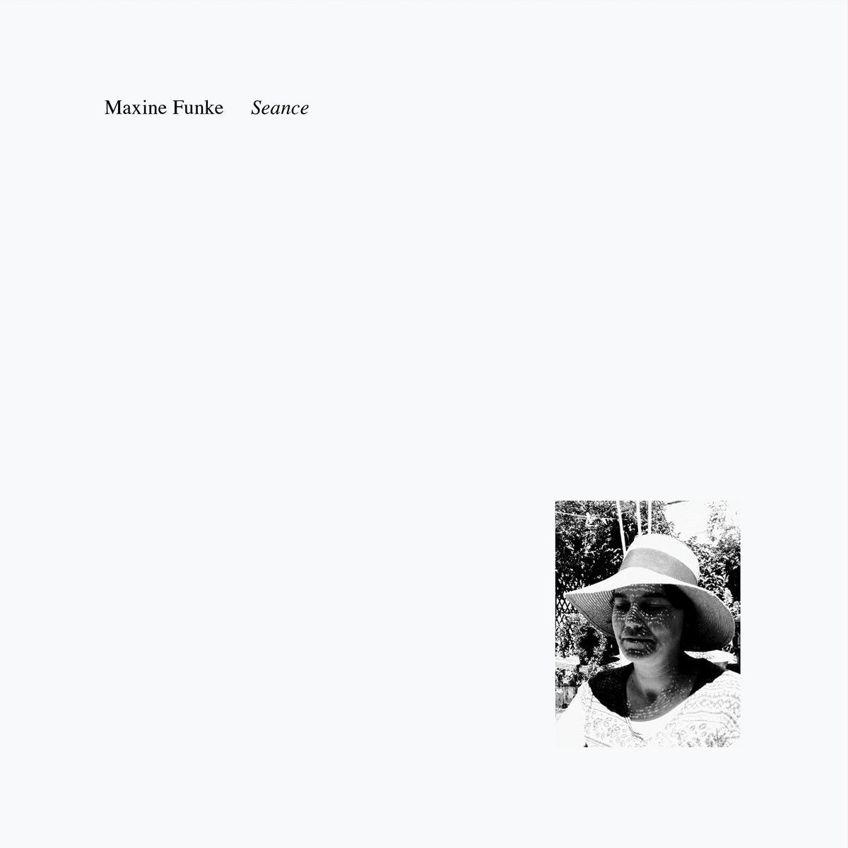 Maxine Funke – Seance