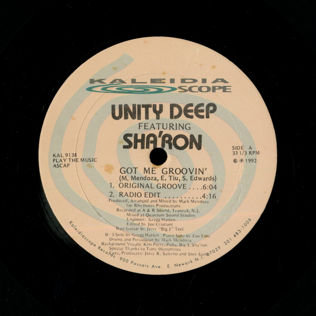 Unity Deep Featuring Sha'ron – Got Me Groovin'