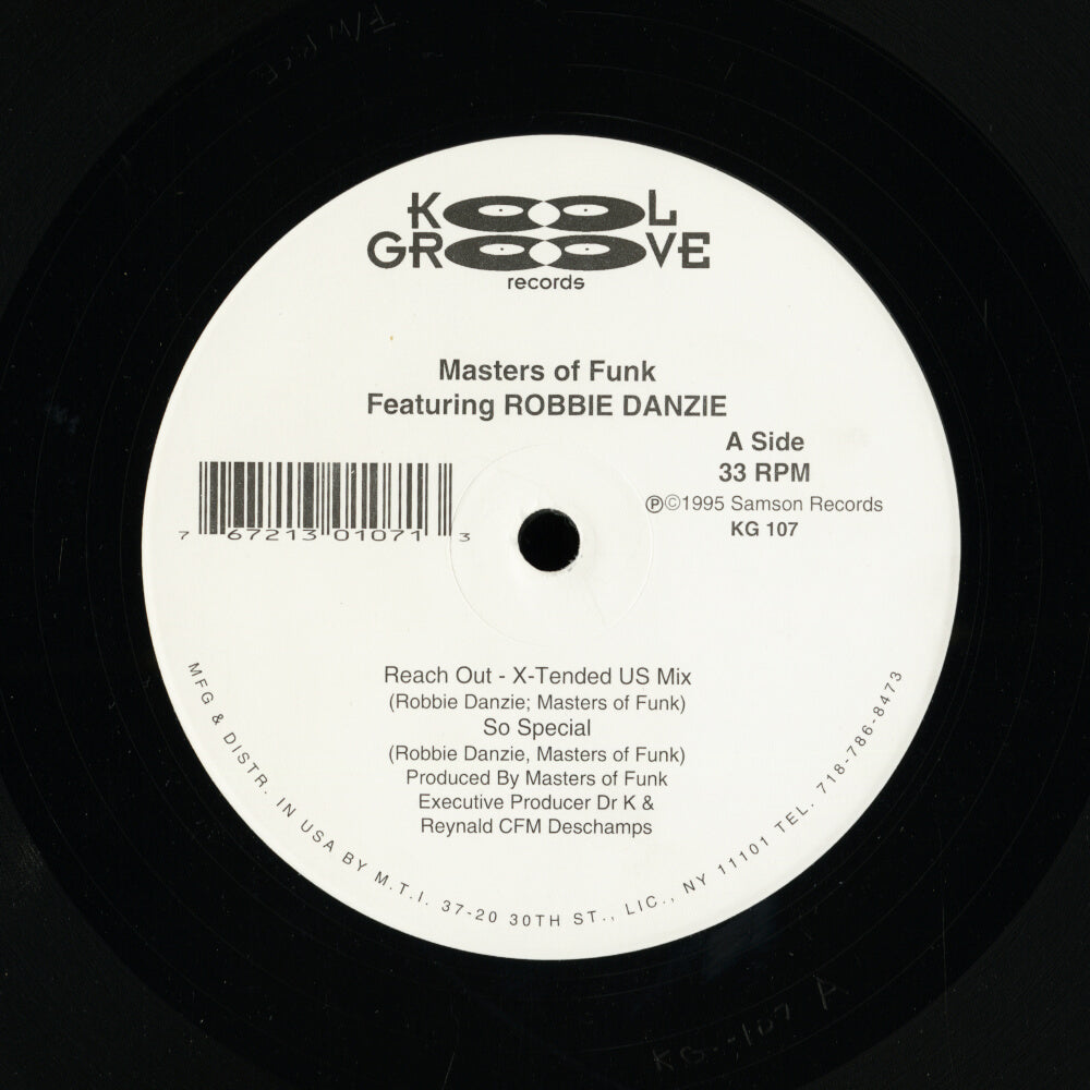 Masters Of Funk Featuring Robbie Danzie – Reach Out